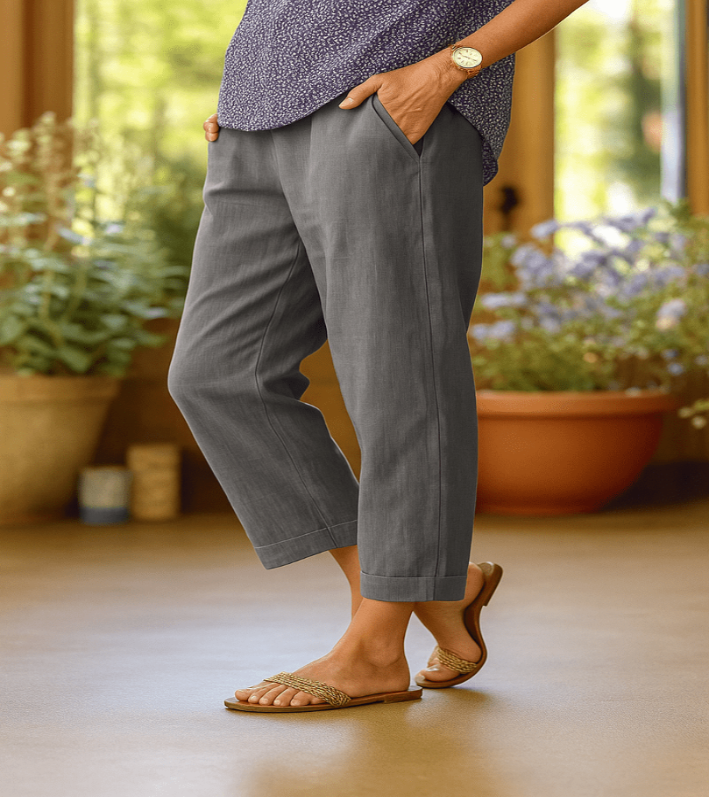 Classic Cropped Linen Trousers with Straight Leg and Fold-Up Hem
